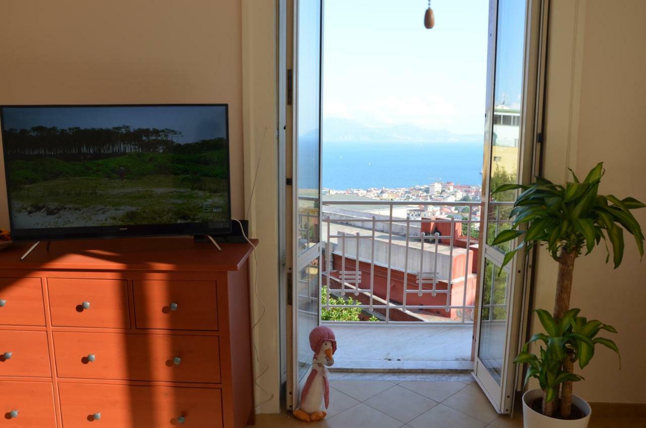 Appartamento Panoramico "Il Glicine" Naples Exterior photo