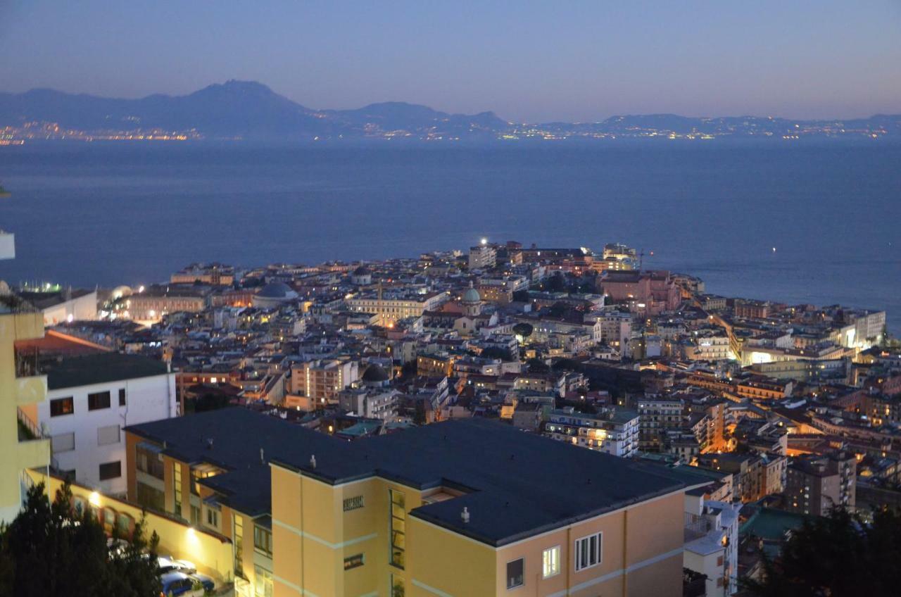 Appartamento Panoramico "Il Glicine" Naples Exterior photo