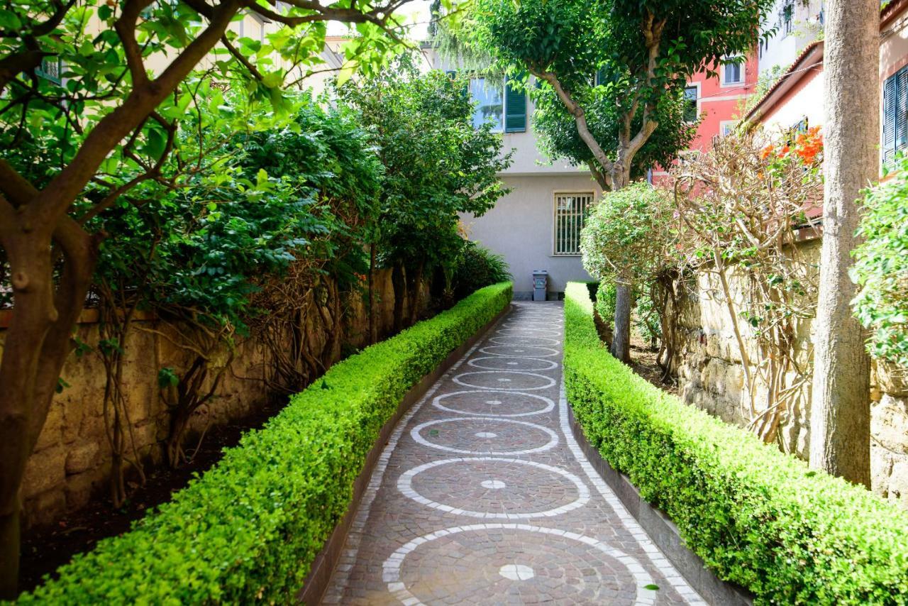 Appartamento Panoramico "Il Glicine" Naples Exterior photo